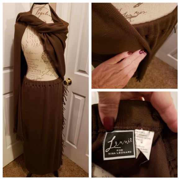 Very classy Knit skirt/shawl  set - Sz Med - Picture 1 of 3
